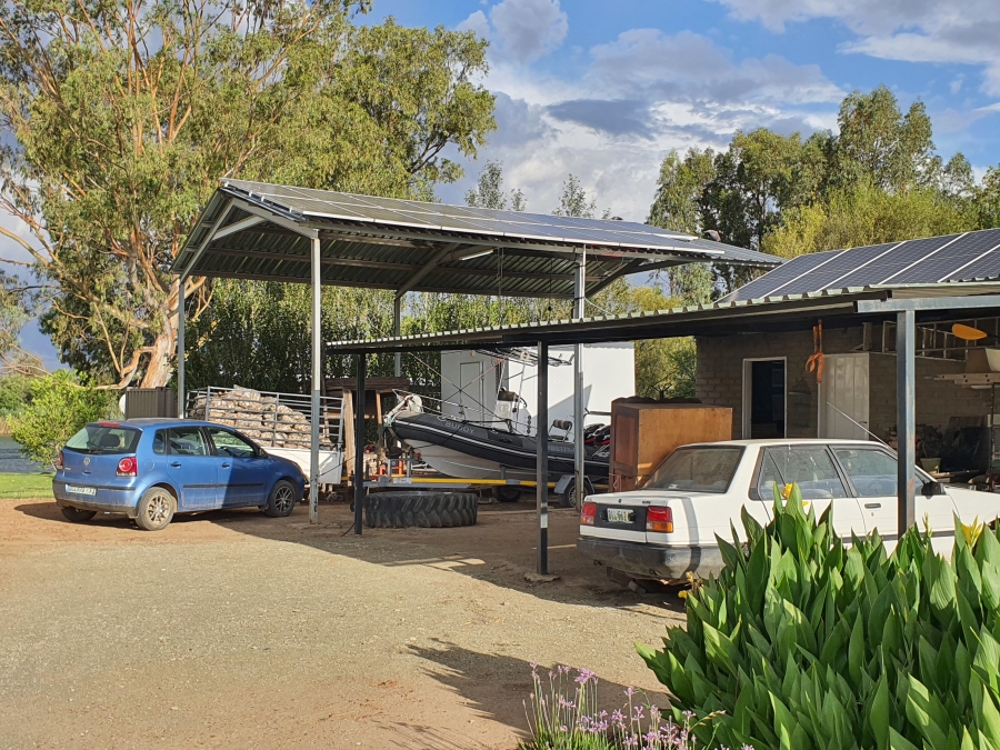 5 Bedroom Property for Sale in Douglas Northern Cape